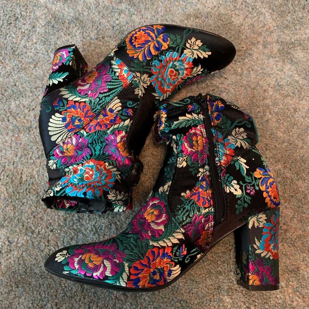 Steve Madden floral boots